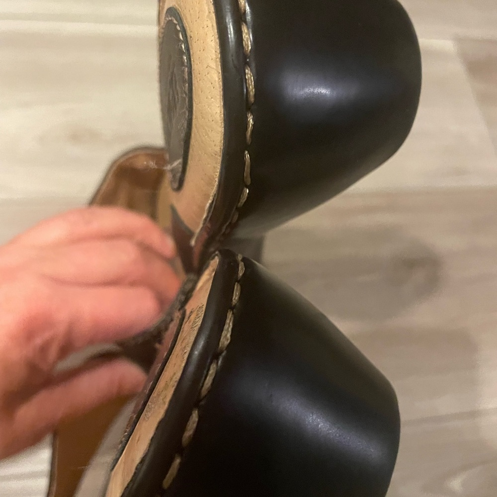 Born shoes - Picture 2 of 4